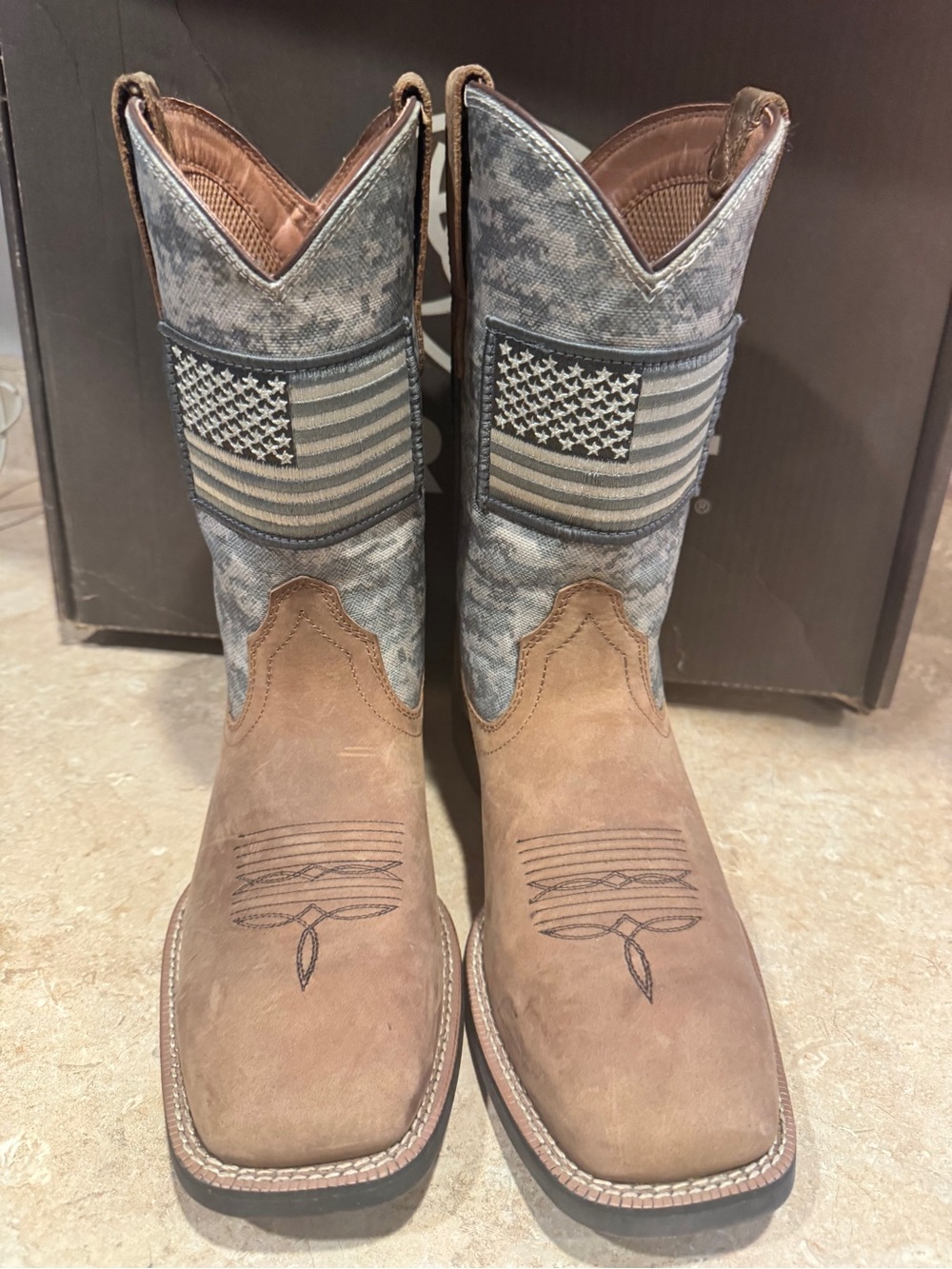 Like New!! Ariat Men’s Brown Leather Cowboy Boots with Gray Camouflage Flag.